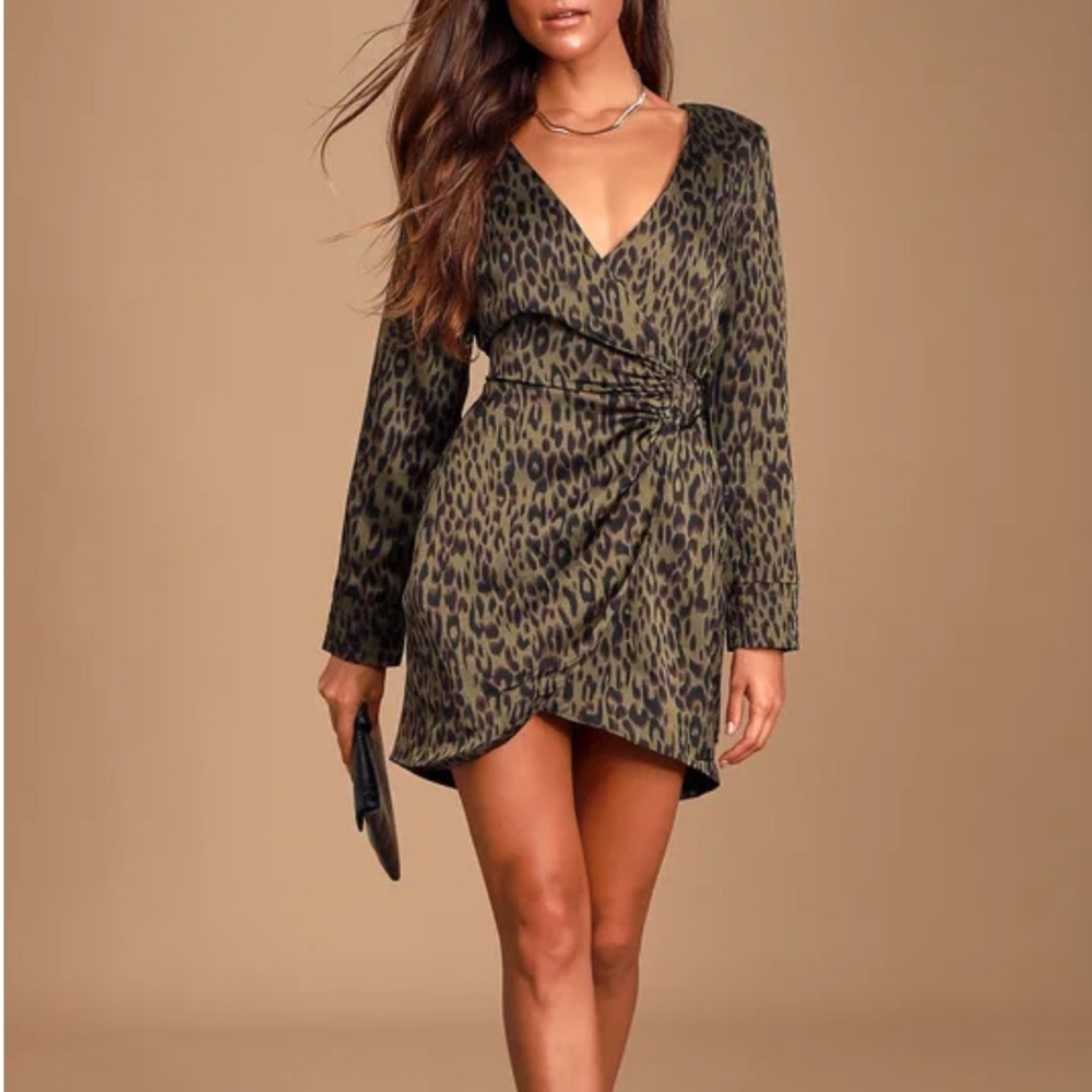 Lulu’s green leopard wrap mini dress NWT